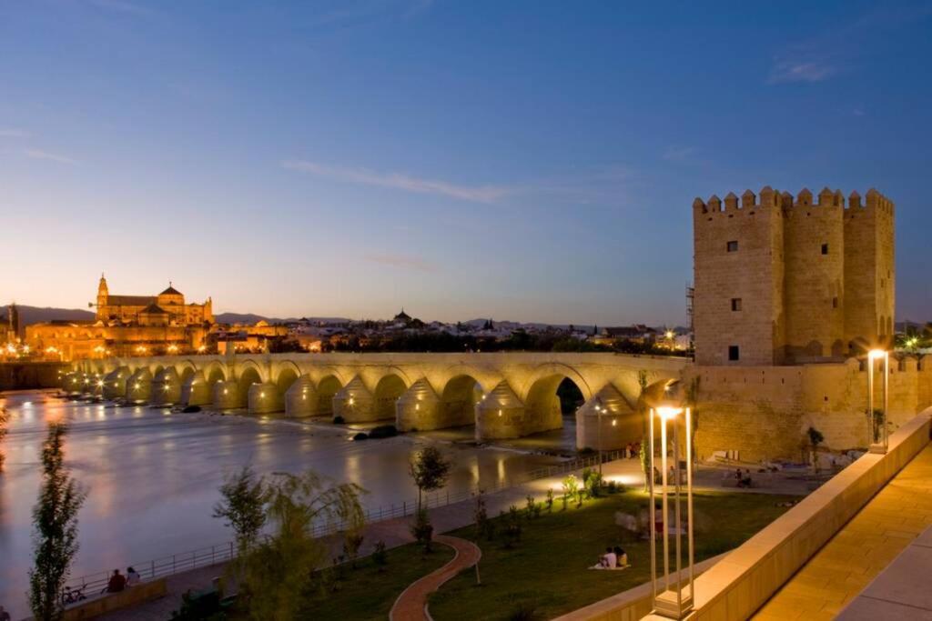 Appartement Apartamento Al-Zhara, Junto Puente Romano à Cordoue Extérieur photo