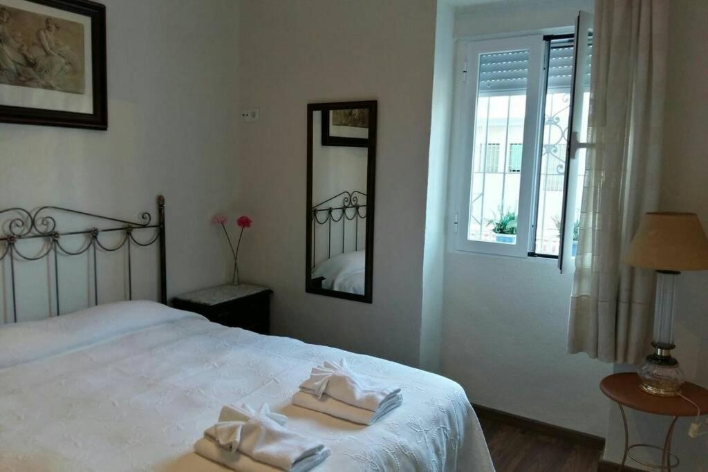 Appartement Apartamento Al-Zhara, Junto Puente Romano à Cordoue Extérieur photo